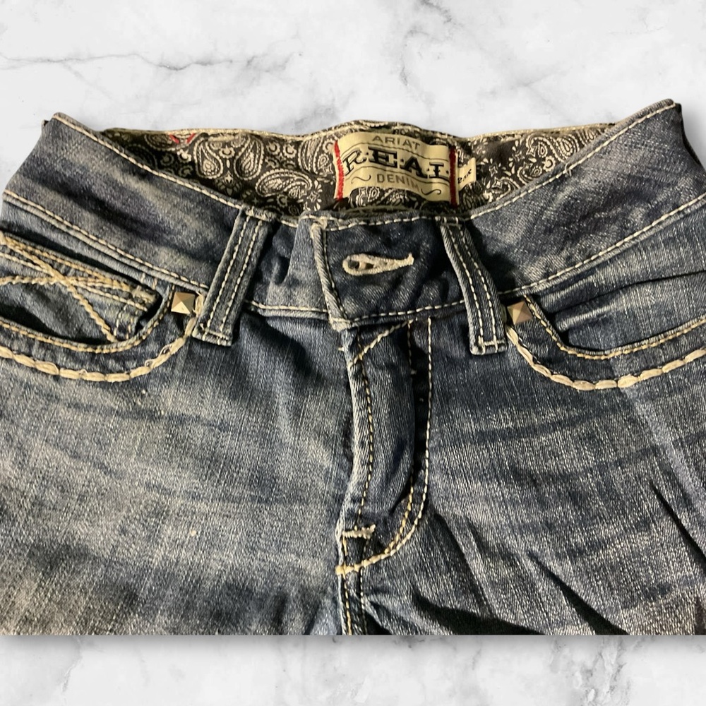 ARIAT REAL Low Rise Blue Denim Shorts/ Bermuda’s - Picture 4 of 9
